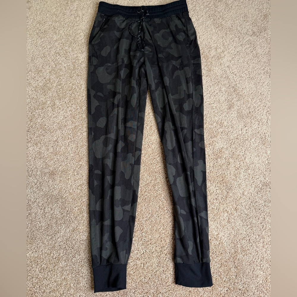 Zella Nordstrom Live In Joggers‎ Camo Size XS